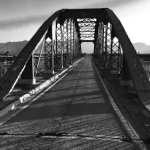 Título: El vell pont de ferro, Autor: Josep Vicent Baldoví Martines